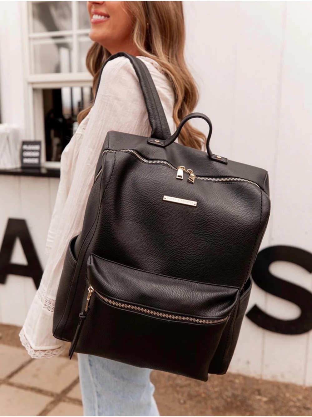 Poppy & Peonies Brand NWT Nomad Backpack in Berry. - Picture 6 of 10